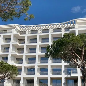 Hotel Fllad And, Golem (Tirana)